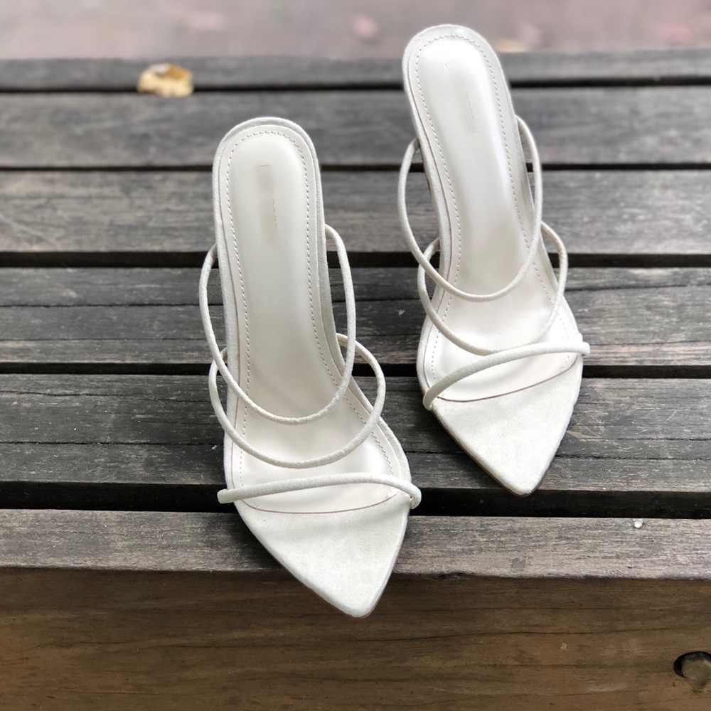 Pointy toe nude heels